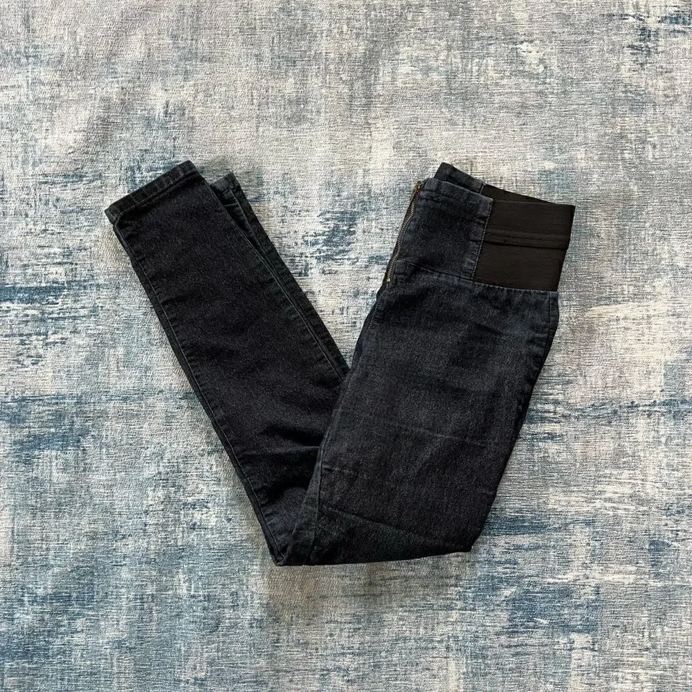 Heart Breaker Dark Wash Elastic Waist Zippered Skinny Jeans Medium